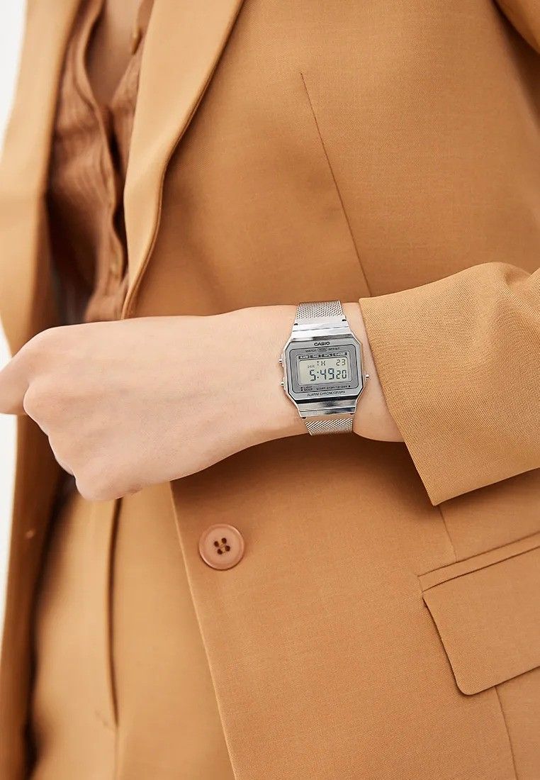 Casio Vint. Mod. Iconic Slim Design - Sil…