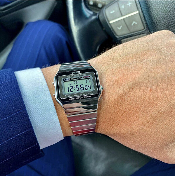 Casio Vintage Mod. Iconic Slim Design