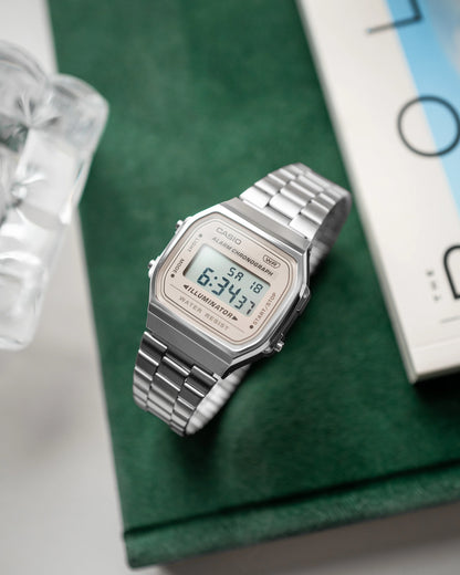 Casio Vintage Mod. Iconic - Cream