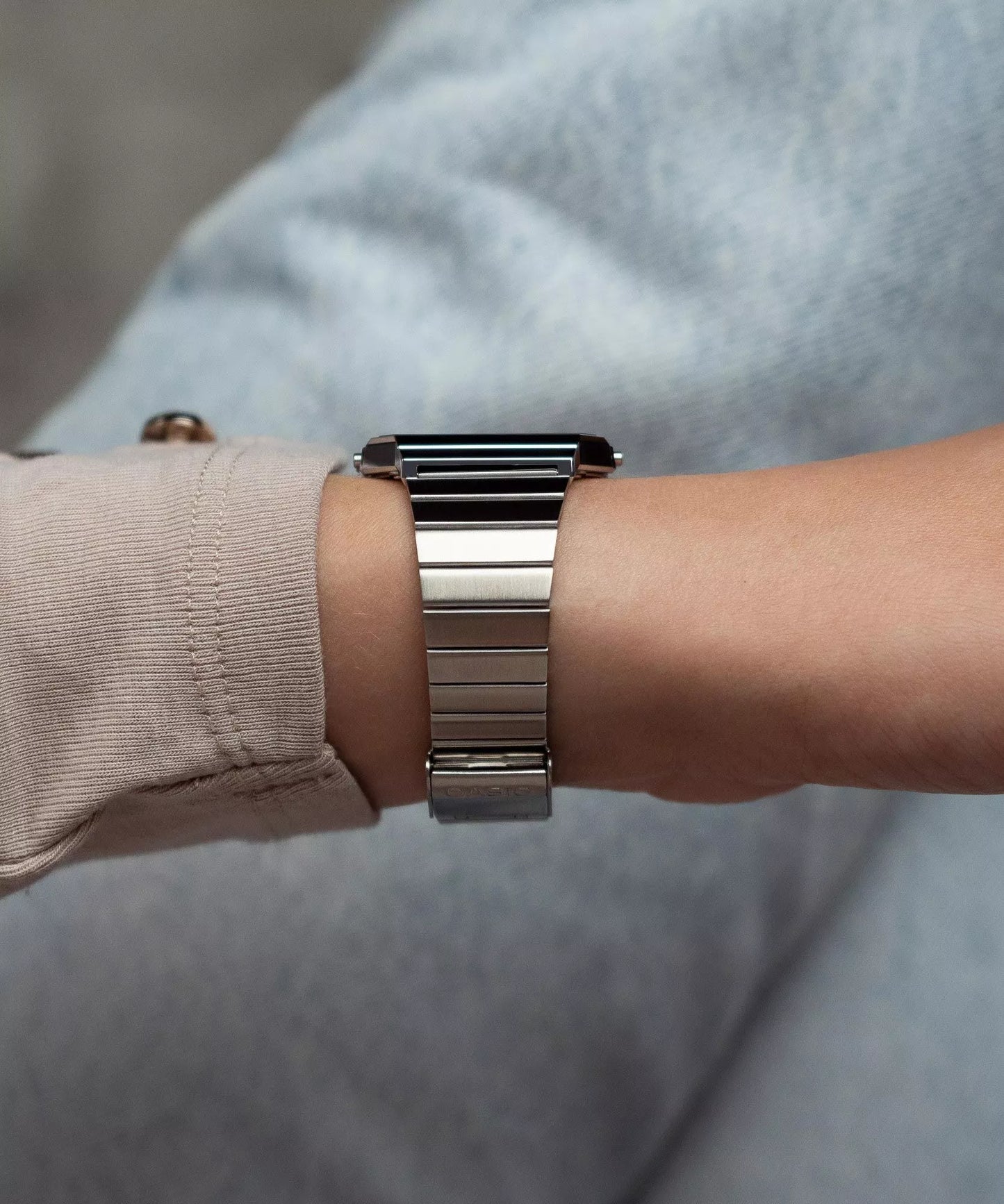 Casio Vintage Mod. Iconic Slim Design