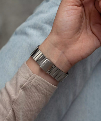 Casio Vintage Mod. Iconic Slim Design